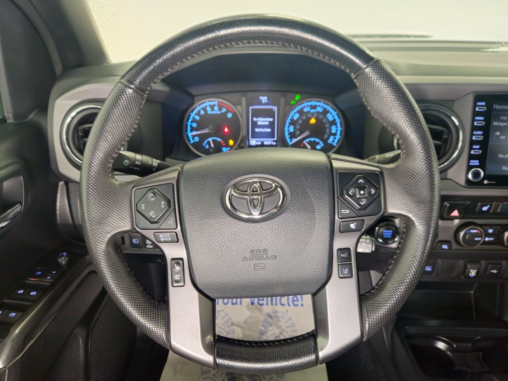 Used 2020 Toyota Tacoma TRD Sport AWD/4WD image 15