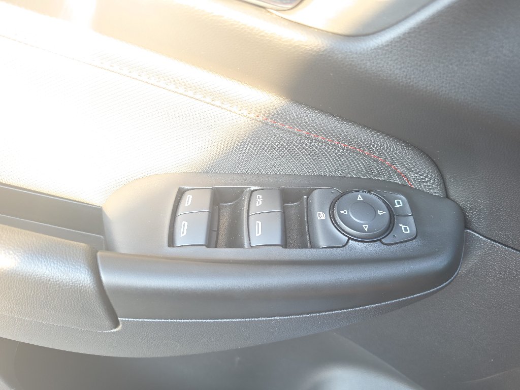 Used 2024 Chevrolet TrailBlazer RS w/ Convenience Package FWD image 21