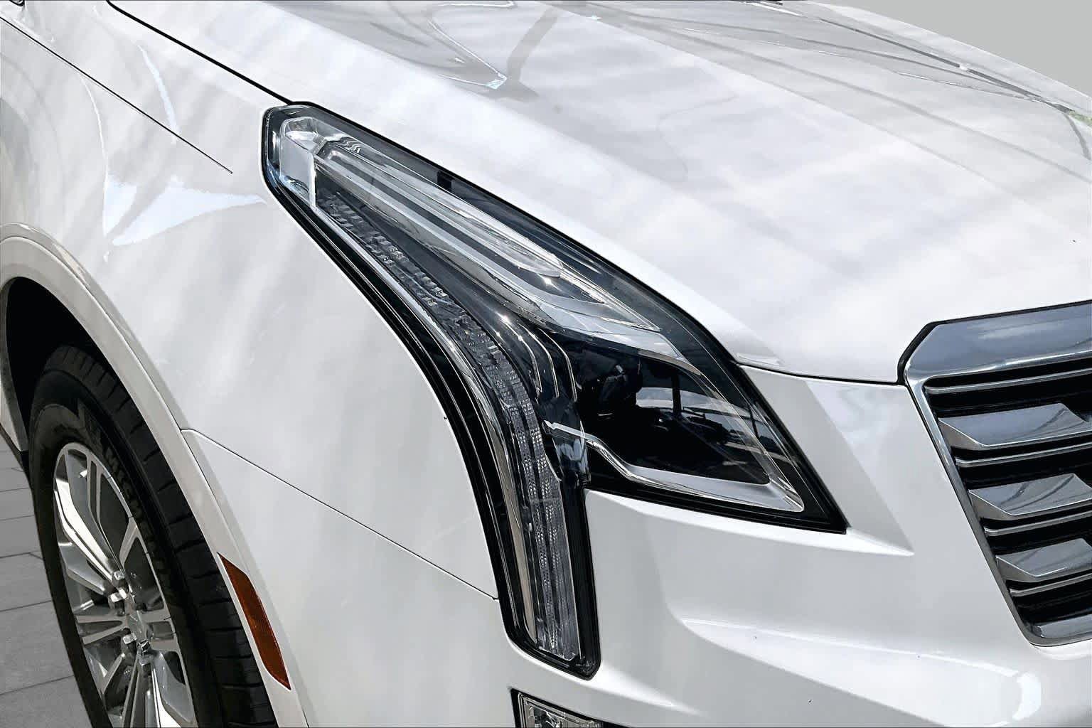 Used 2018 Cadillac XT5 Luxury w/ Driver Awareness Package FWD image 28