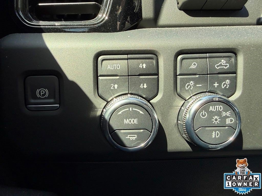 Used 2024 GMC Sierra 3500 AT4 w/ Technology Package AWD/4WD image 13