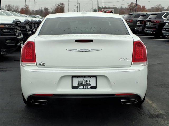 Used 2018 Chrysler 300 C w/ Sun, Sound & Nav Package image 30