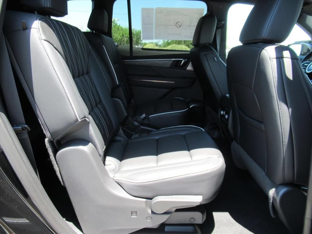 New 2026 Buick Enclave Avenir w/ Super Cruise Package FWD image 32