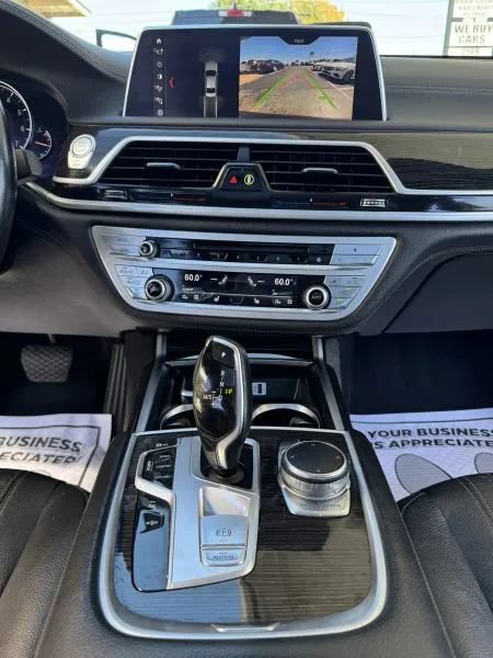 Used 2018 BMW 740i RWD image 31