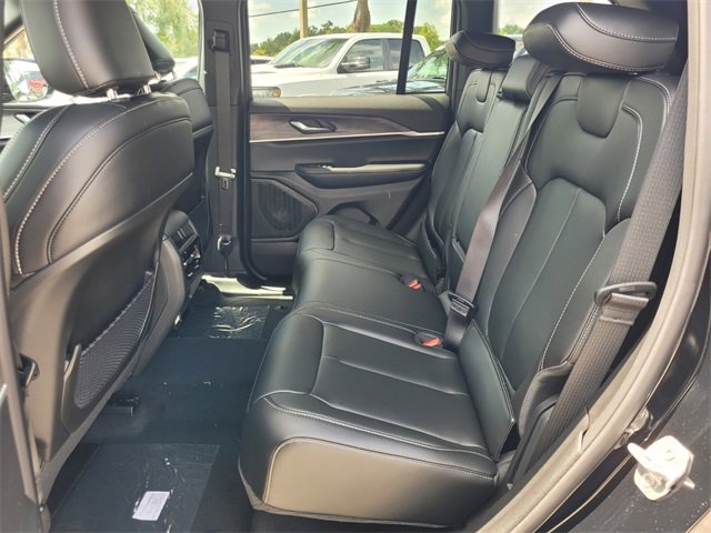 New 2025 Jeep Grand Cherokee Limited image 6