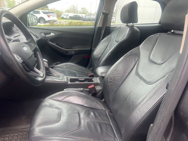 Used 2015 Ford Focus SE w/ Equipment Group 201A FWD image 18