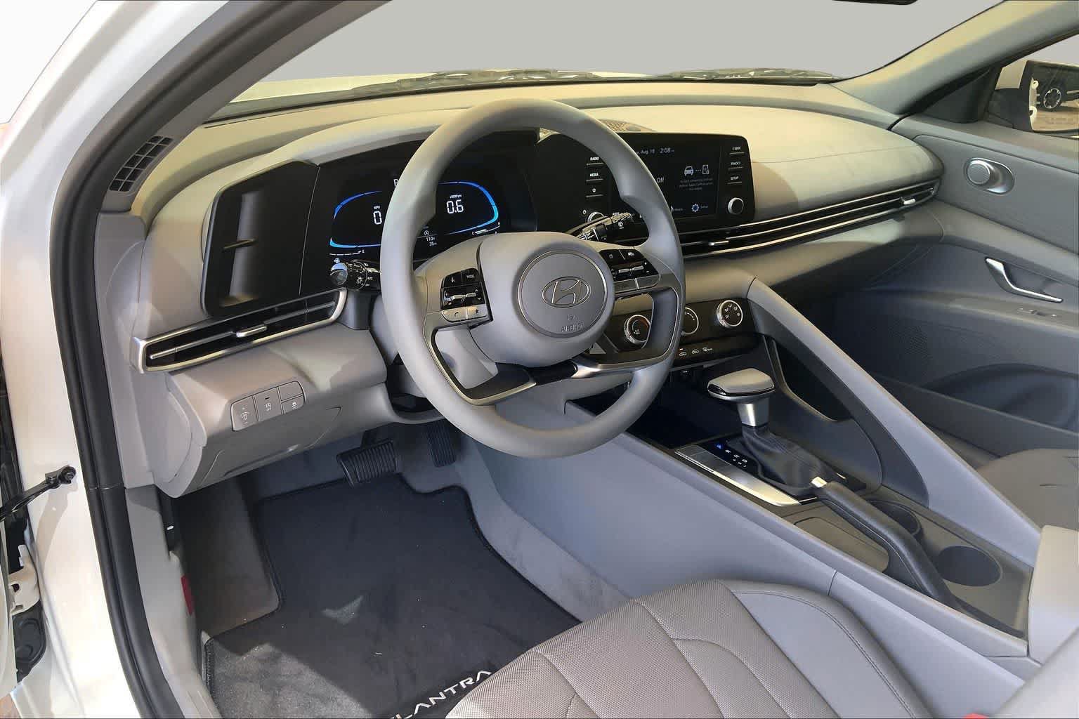 New 2026 Hyundai Elantra SE FWD image 9