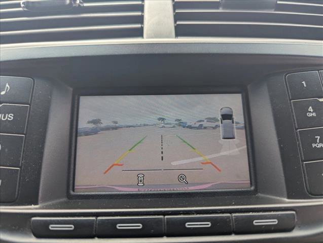 Used 2017 Ford Explorer XLT FWD image 10