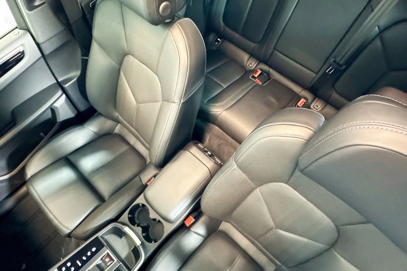 Used 2024 Porsche Macan Turbo image 19