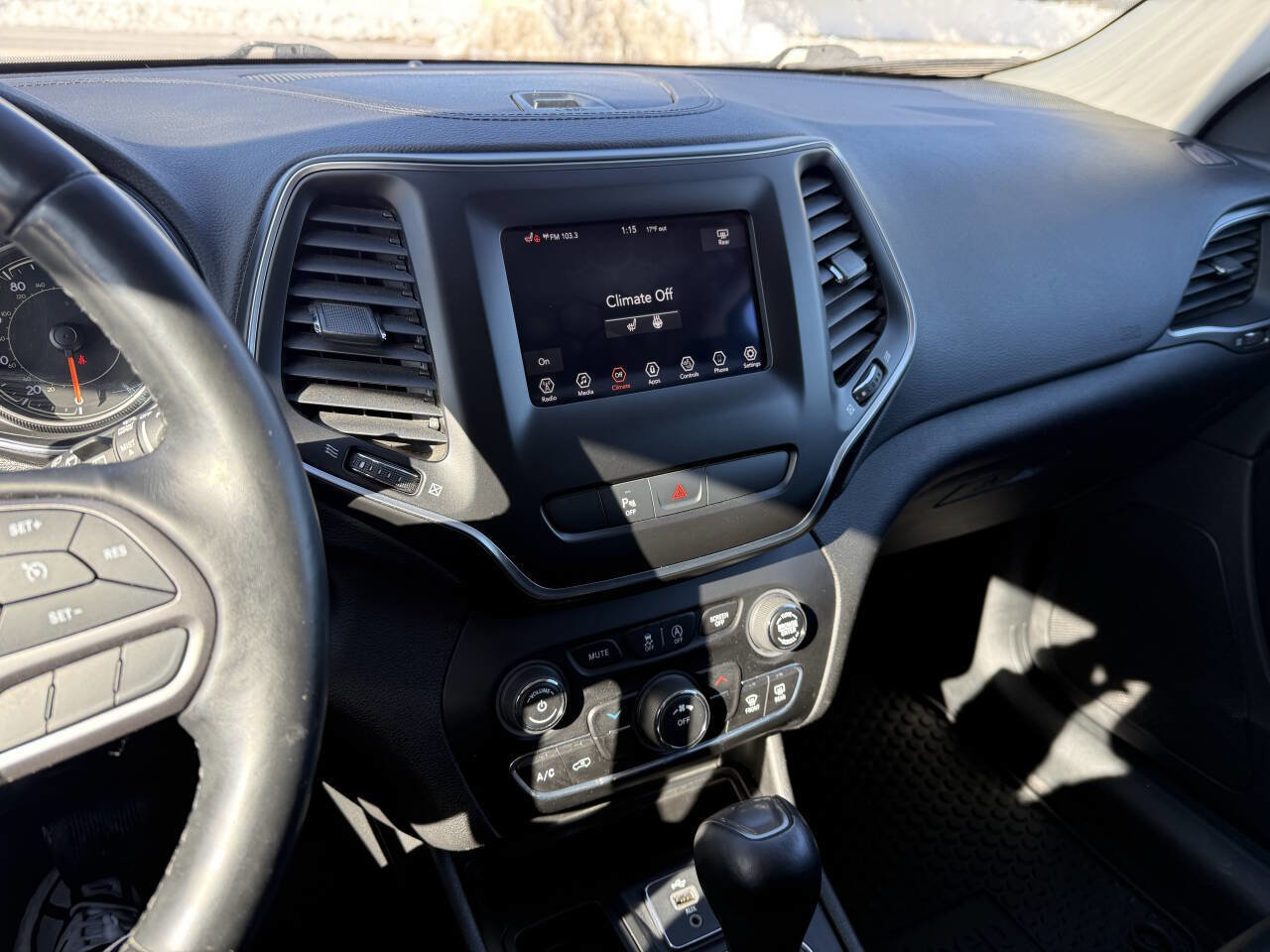 Used 2019 Jeep Cherokee Latitude Plus w/ Cold Weather Group image 21