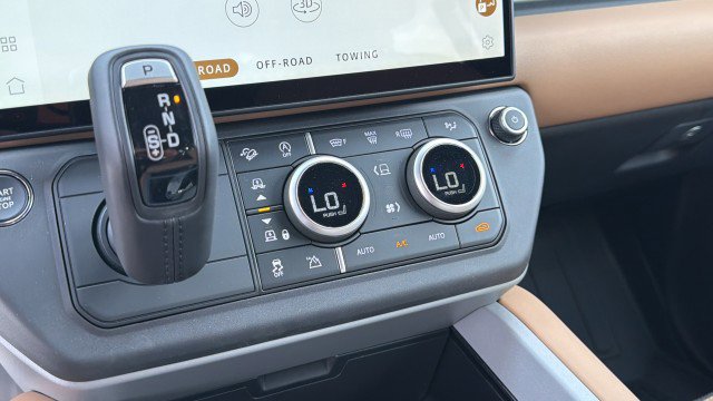 New 2026 Land Rover Defender 110 V8 image 19