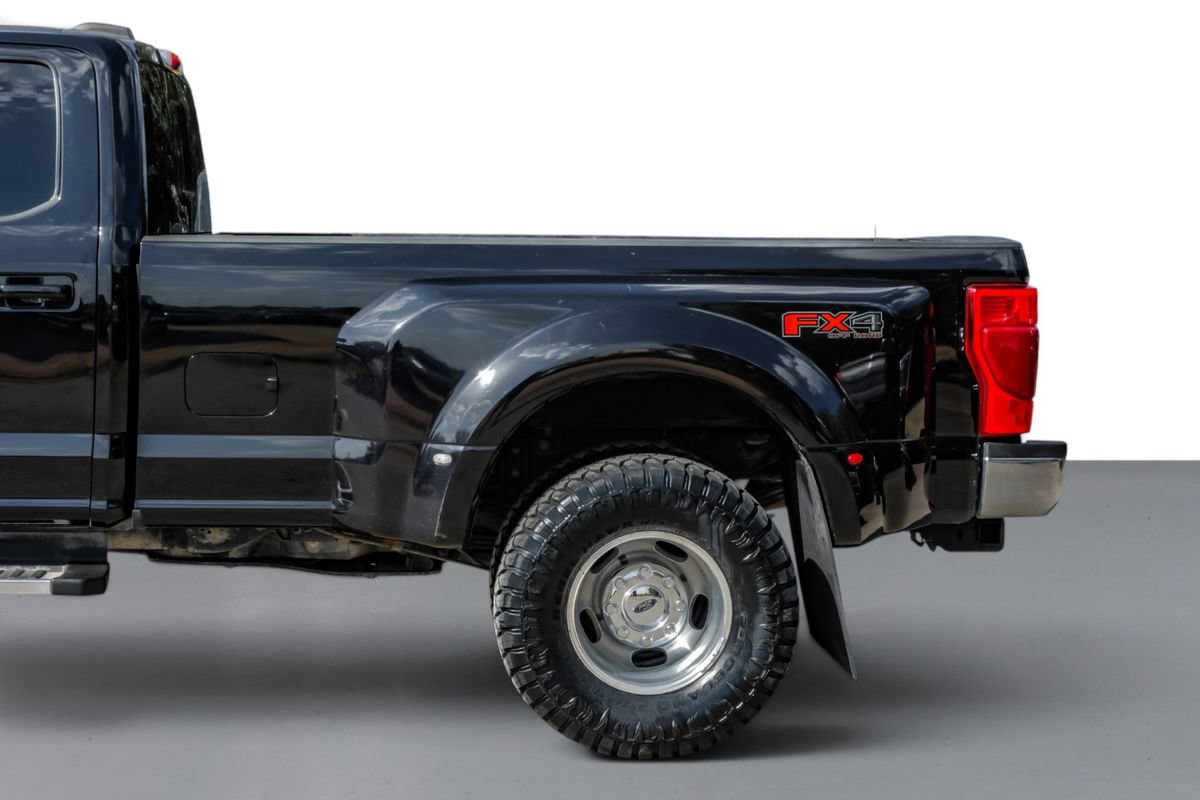 Used 2022 Ford F350 Lariat w/ Lariat Ultimate Package AWD/4WD image 11
