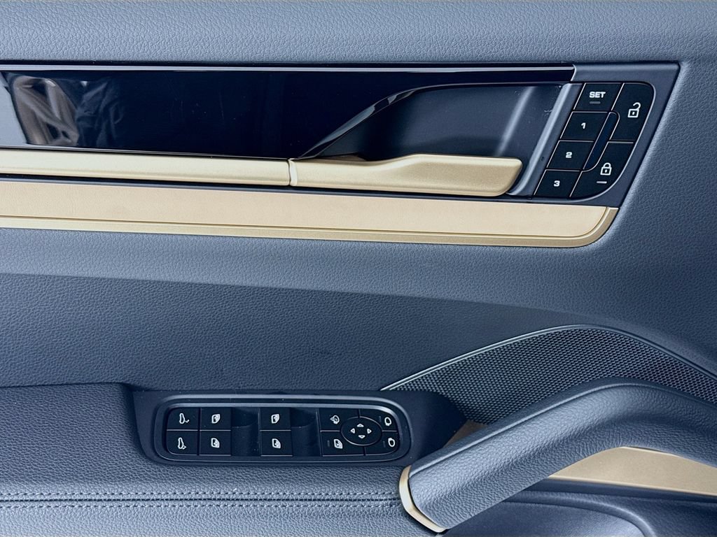 New 2026 Porsche Cayenne AWD/4WD image 11
