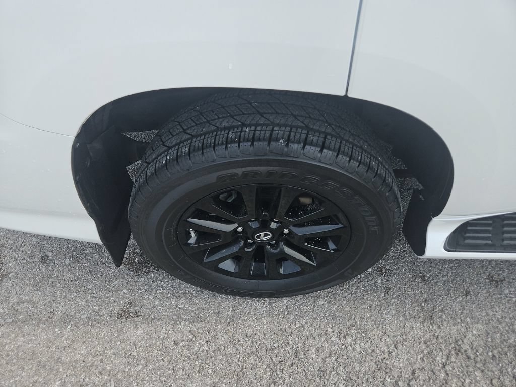Used 2022 Lexus GX 460 w/ Black Line Special Edition AWD/4WD image 11