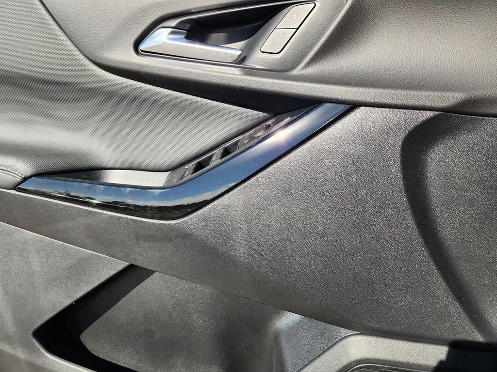 New 2026 Chevrolet Equinox LT image 24