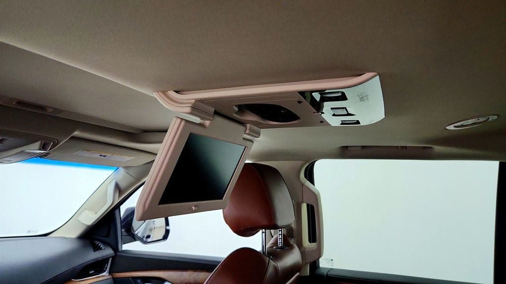 Used 2019 Cadillac Escalade Premium Luxury AWD/4WD image 24