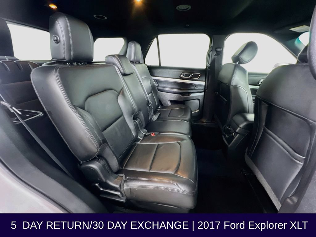 Used 2017 Ford Explorer XLT w/ Equipment Group 202A AWD/4WD image 32