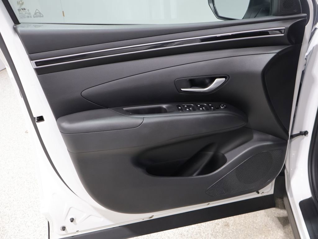 Used 2023 Hyundai Tucson SE image 12