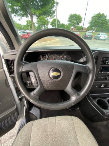 Used 2020 Chevrolet Express 3500 LT w/ LT Preferred Equipment Group RWD image 9