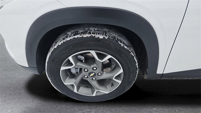 Used 2025 Chevrolet Trax LT w/ LT Convenience Package image 19