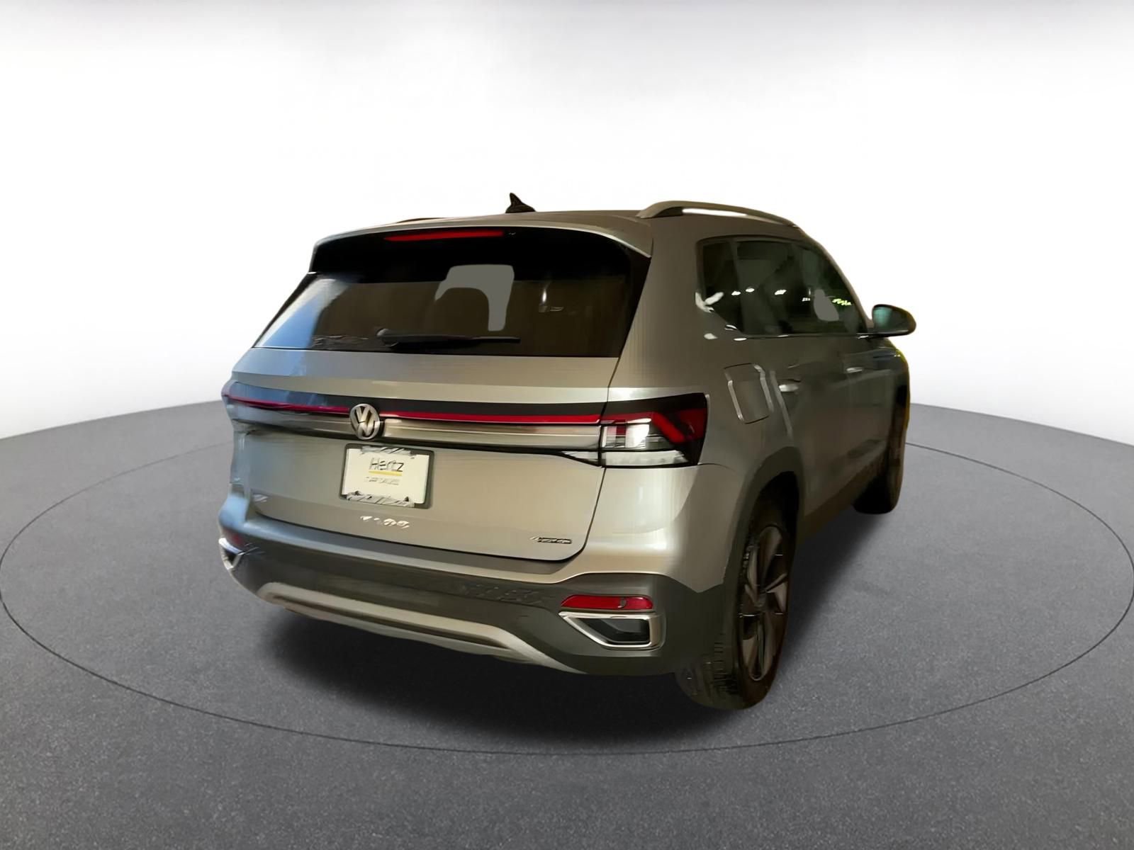 Used 2025 Volkswagen Taos SE image 22