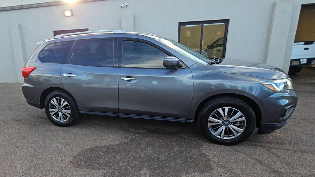 Used 2019 Nissan Pathfinder SL image 9