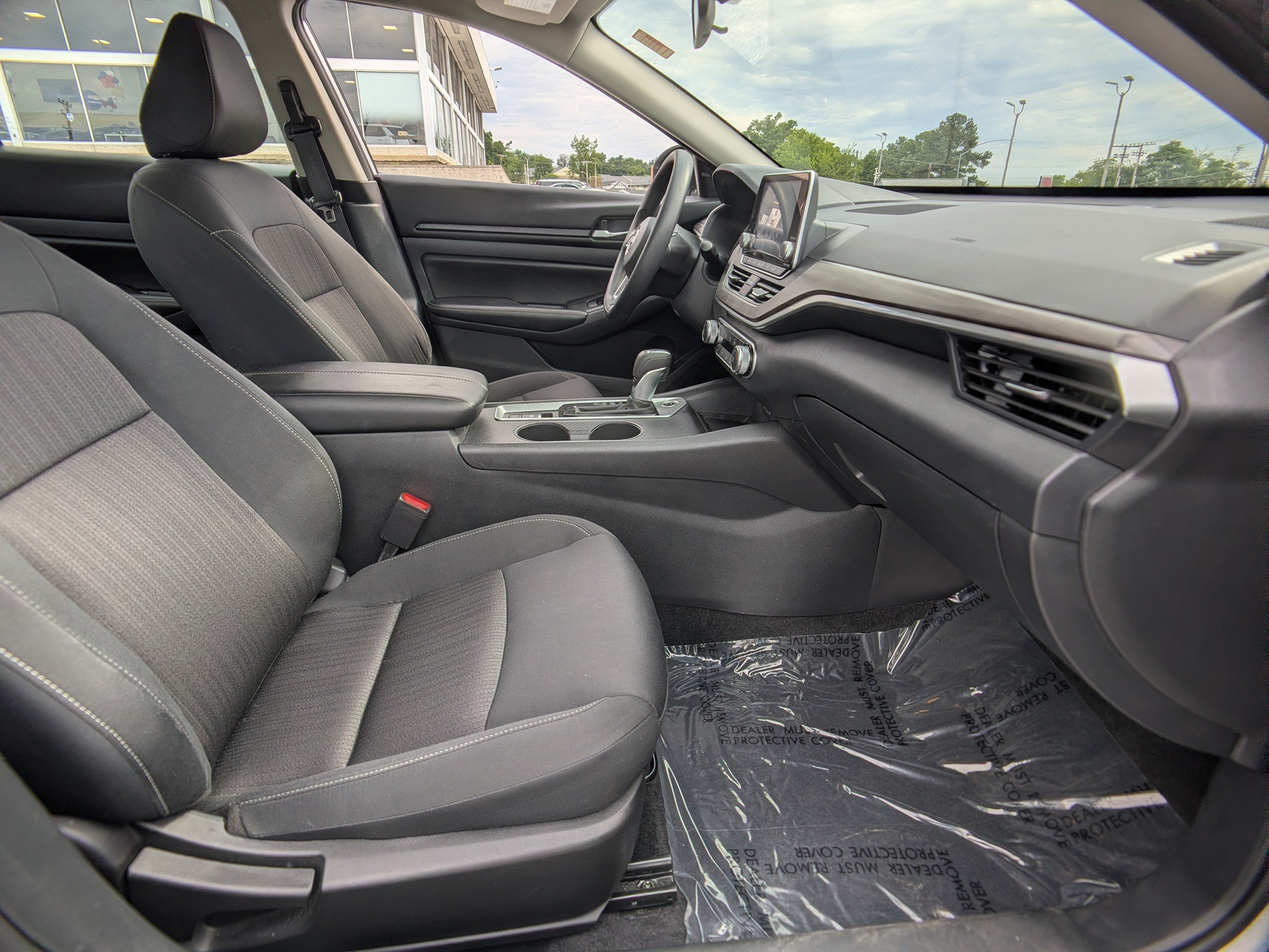 Used 2025 Nissan Altima 2.5 SV AWD/4WD image 12