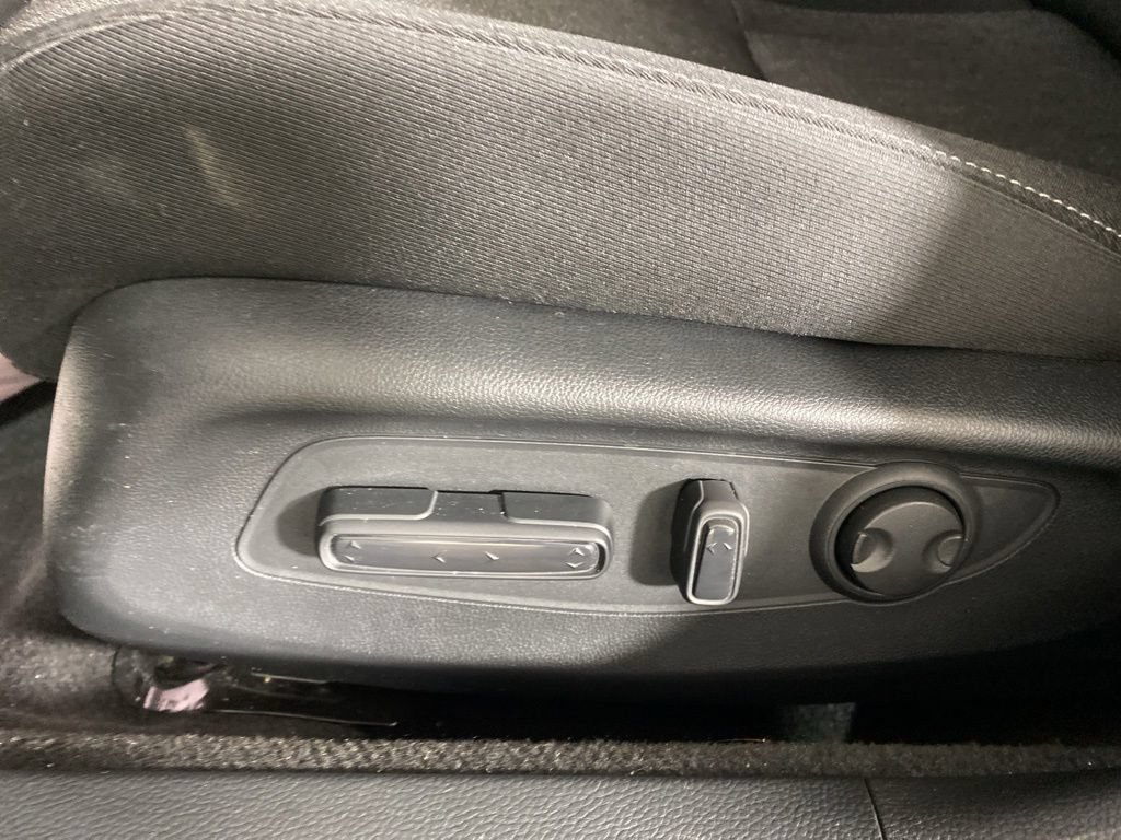 Used 2025 Honda Accord SE image 17