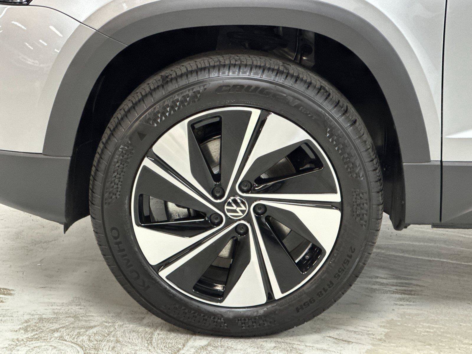 New 2026 Volkswagen Taos SE AWD/4WD image 24