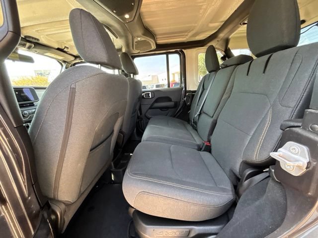 Used 2025 Jeep Wrangler Unlimited Sahara AWD/4WD image 12