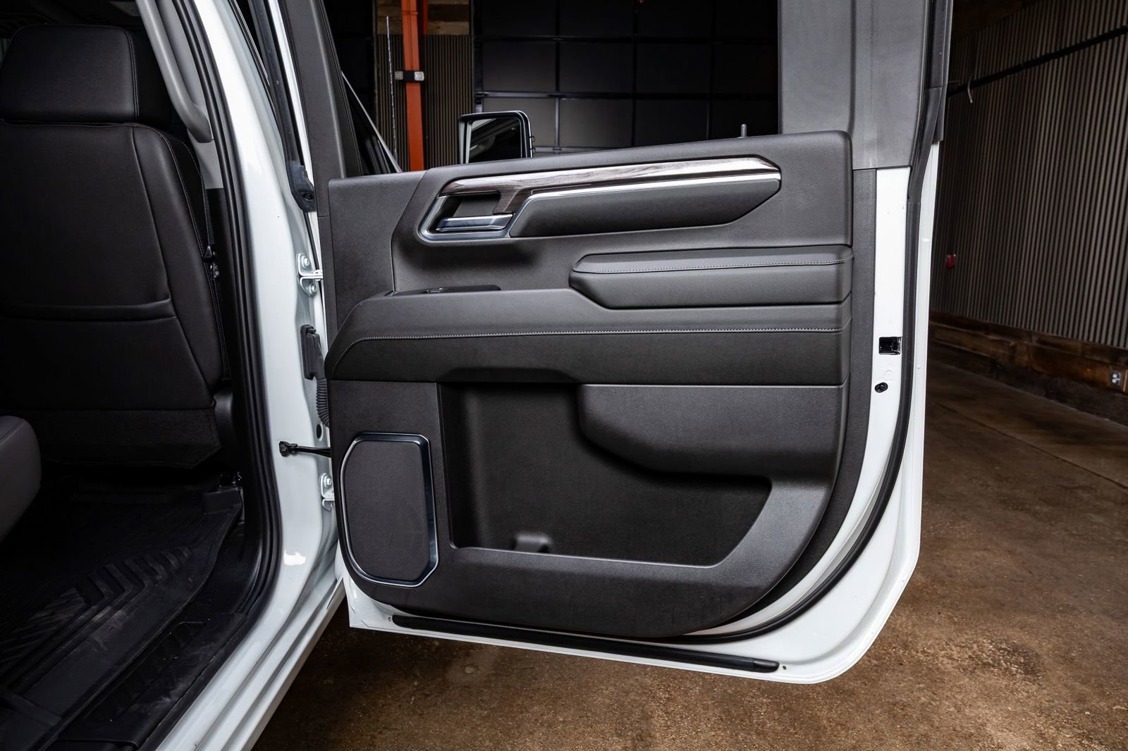 Used 2024 Chevrolet Silverado 2500 LTZ w/ LTZ Premium Package image 37