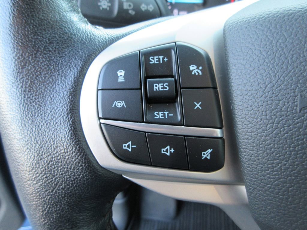 Used 2022 Ford Explorer Limited w/ Equipment Group 301A AWD/4WD image 27