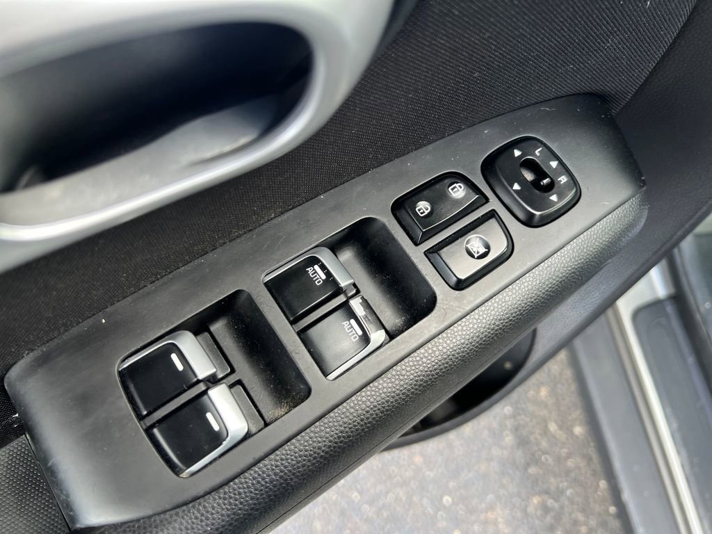 Used 2018 Kia Soul + image 14