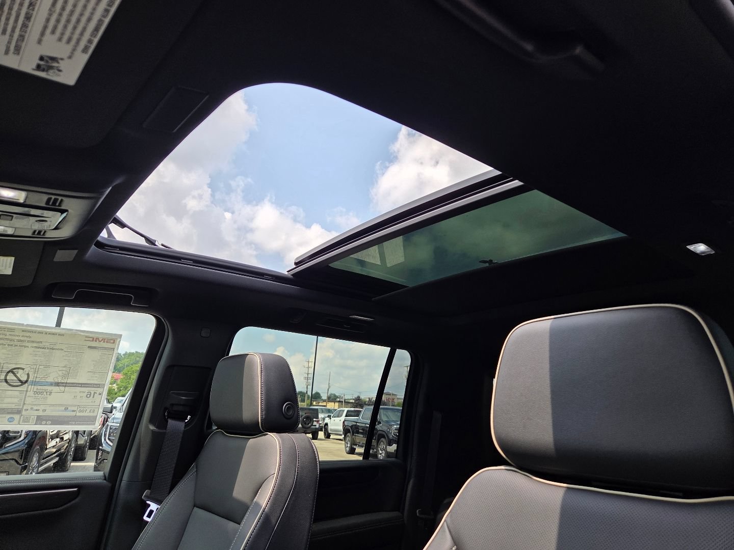New 2026 GMC Yukon XL Elevation w/ Technology Package AWD/4WD image 5