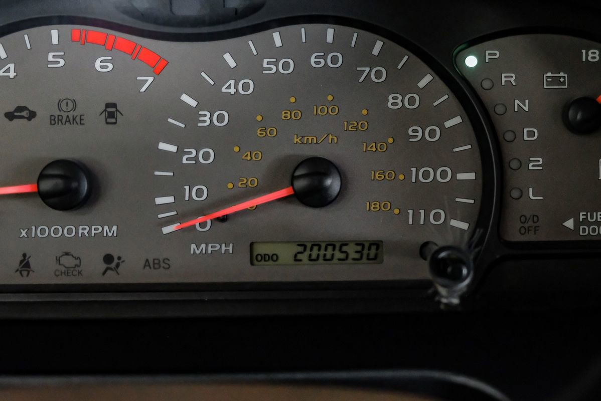 Used 2004 Toyota Sequoia SR5 image 19