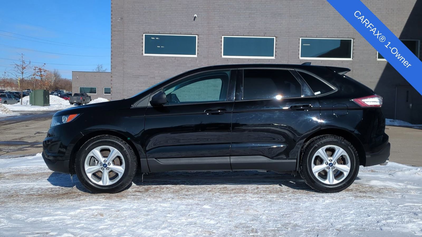 Used 2018 Ford Edge SE image 2
