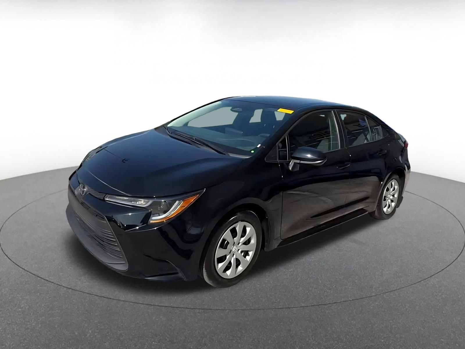 Used 2025 Toyota Corolla LE image 8