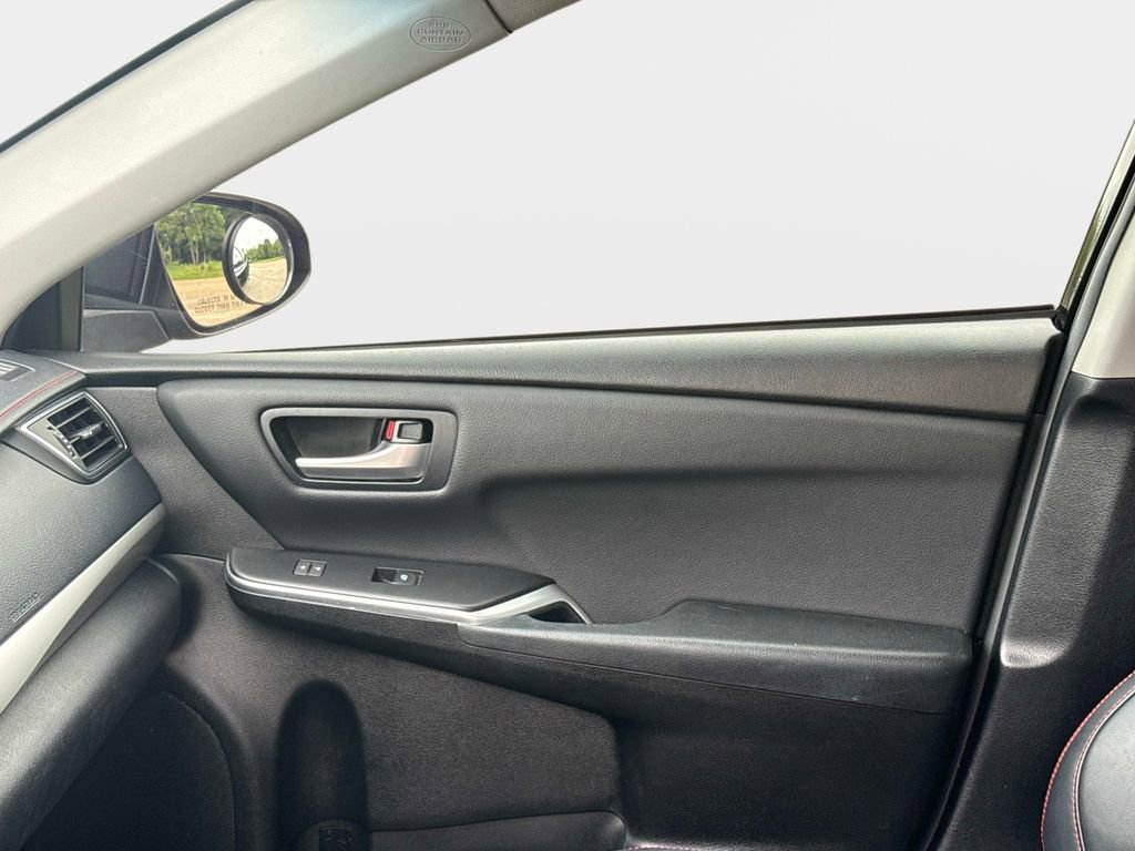 Used 2017 Toyota Camry SE FWD image 18