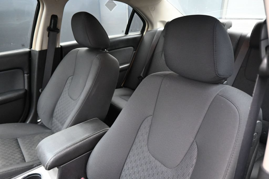 Used 2010 Ford Fusion SE FWD image 12