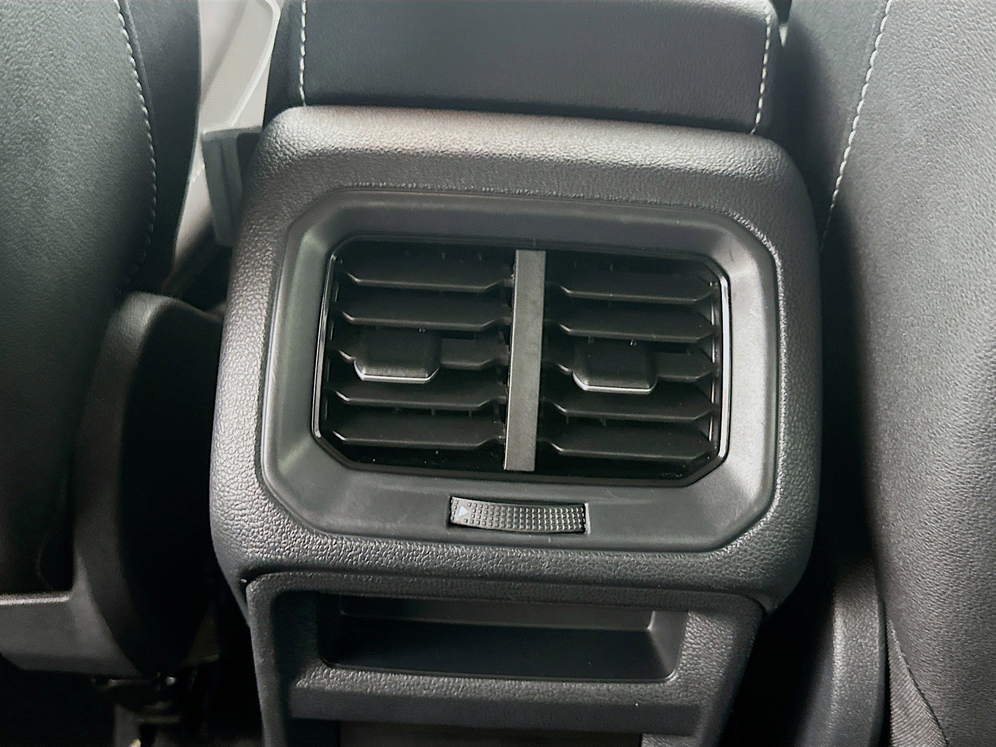 Used 2024 Volkswagen Taos SE image 26