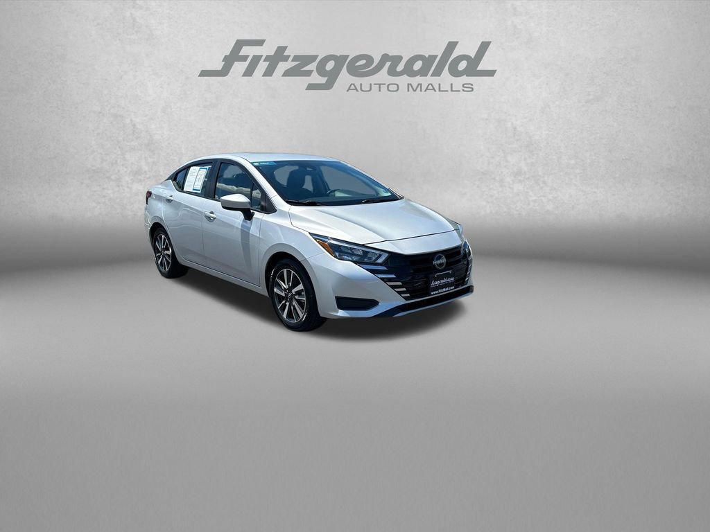 Used 2025 Nissan Versa SV FWD image 1