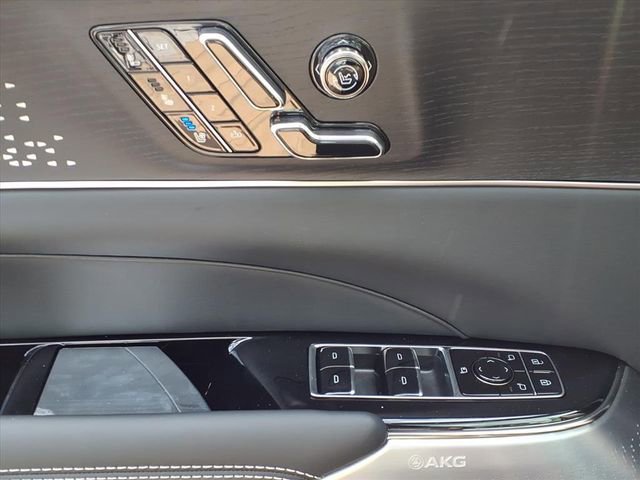 New 2026 Cadillac Lyriq V AWD/4WD image 10