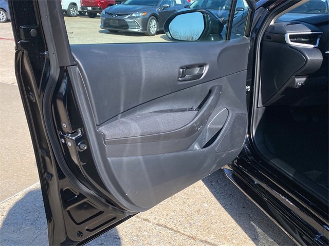 Used 2025 Toyota Corolla LE image 18