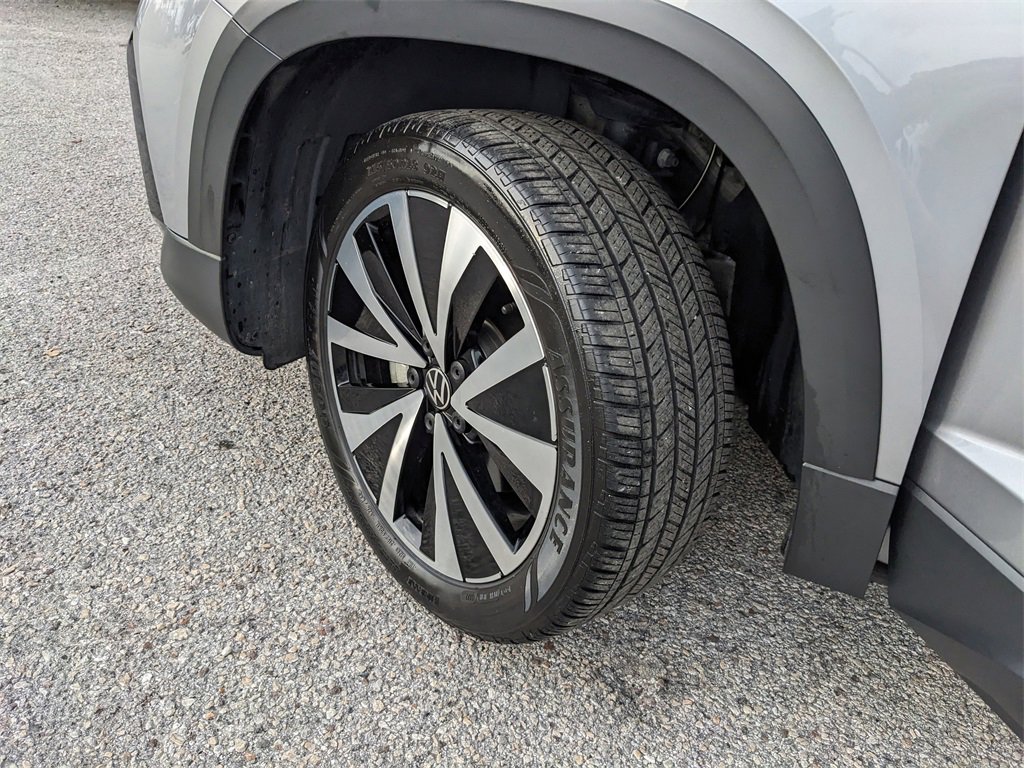Certified 2023 Volkswagen Taos SE w/ Panoramic Sunroof Package image 37