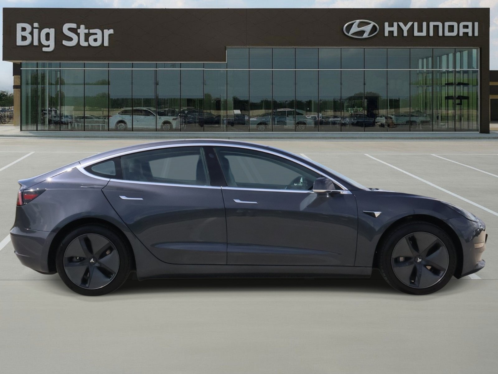 Used 2018 Tesla Model 3 Long Range RWD image 5