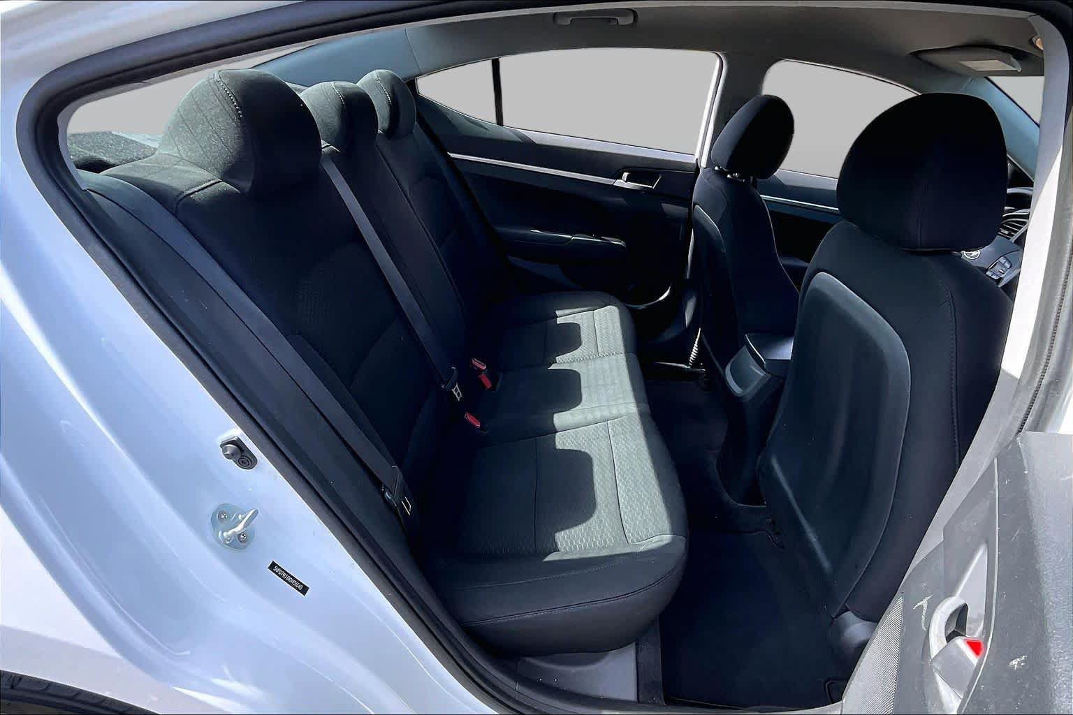 Used 2019 Hyundai Elantra SE w/ Cargo Package FWD image 19