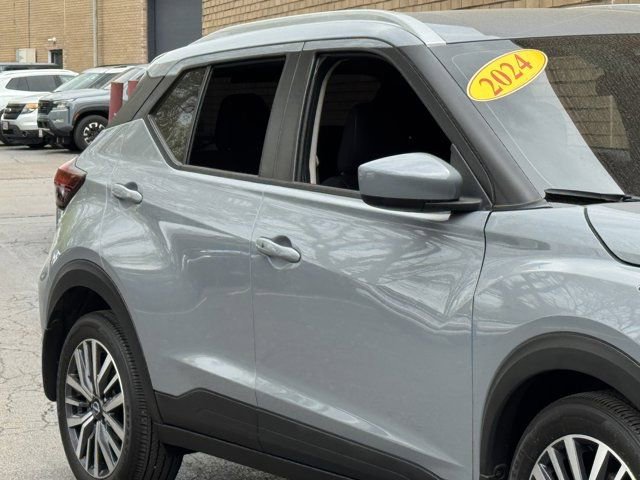 Used 2024 Nissan Kicks SV FWD image 4