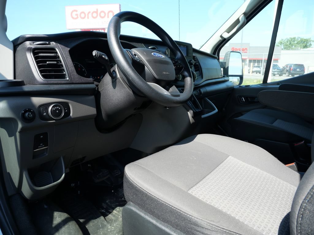 Used 2025 Ford Transit 250 148 Medium Roof RWD image 10
