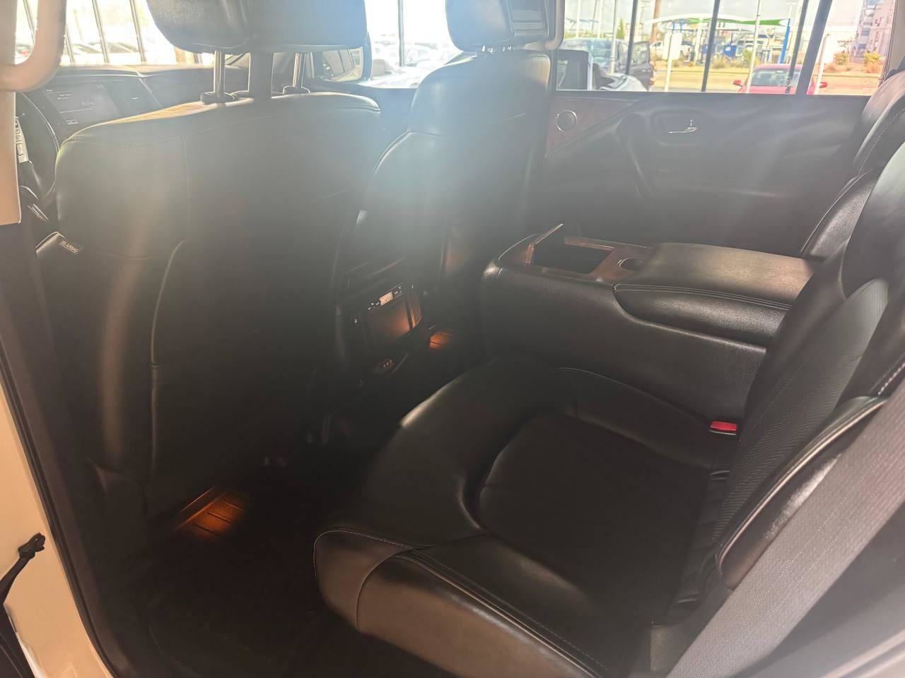 Used 2017 INFINITI QX80 2WD w/ Deluxe Technology Package image 27