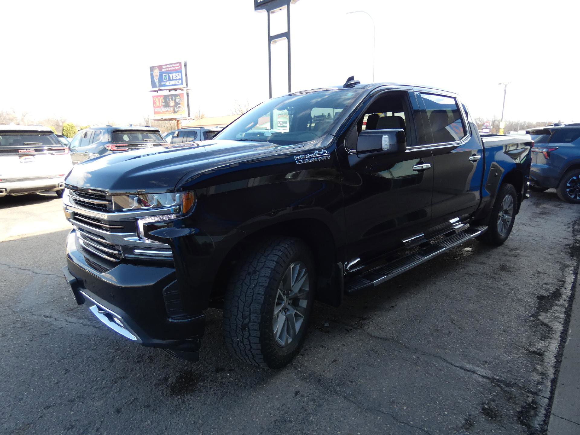 Used 2021 Chevrolet Silverado 1500 High Country w/ Technology Package AWD/4WD image 5