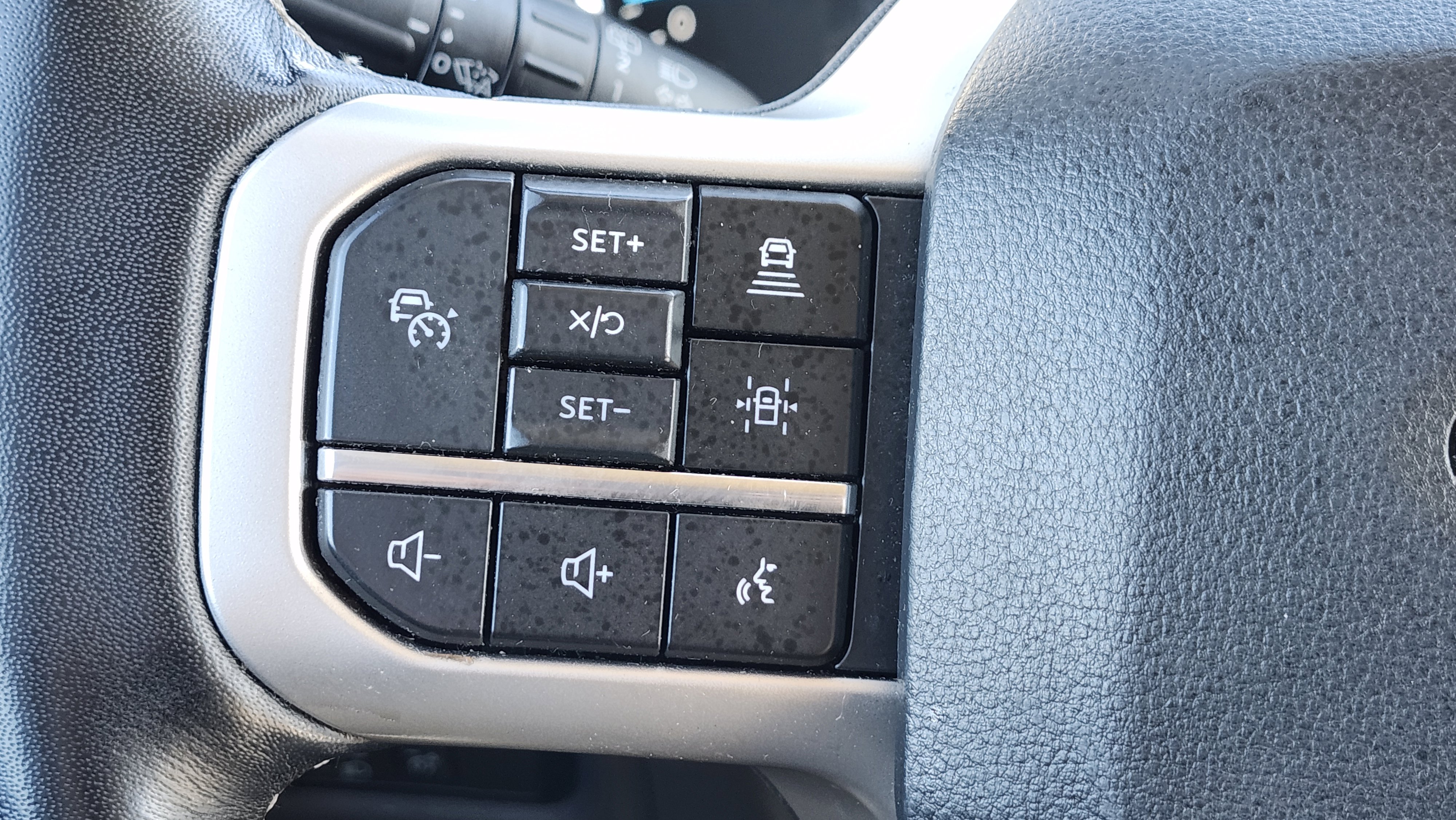 Used 2023 Ford Expedition Limited image 38